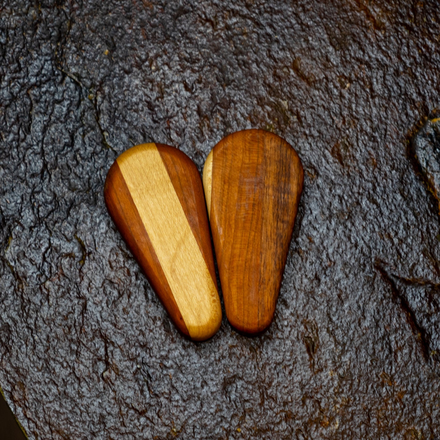 Plain bottle openers