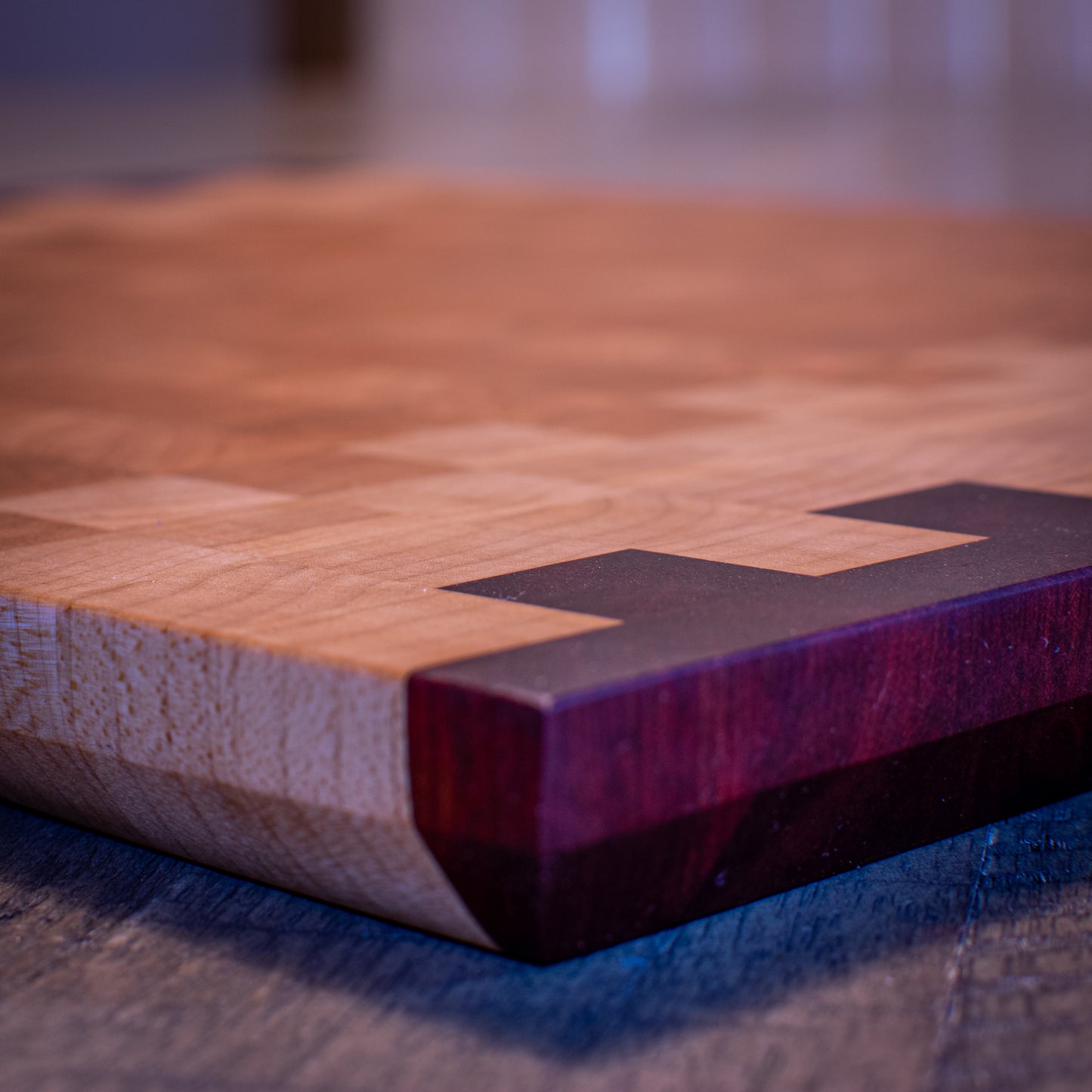 End grain cutting board