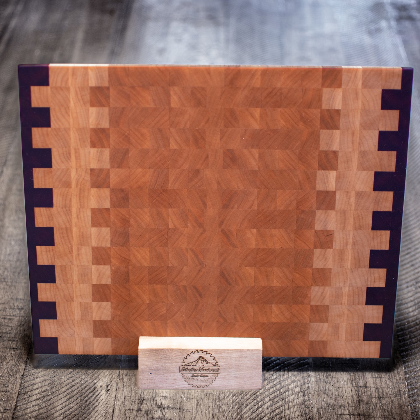 End grain cutting board